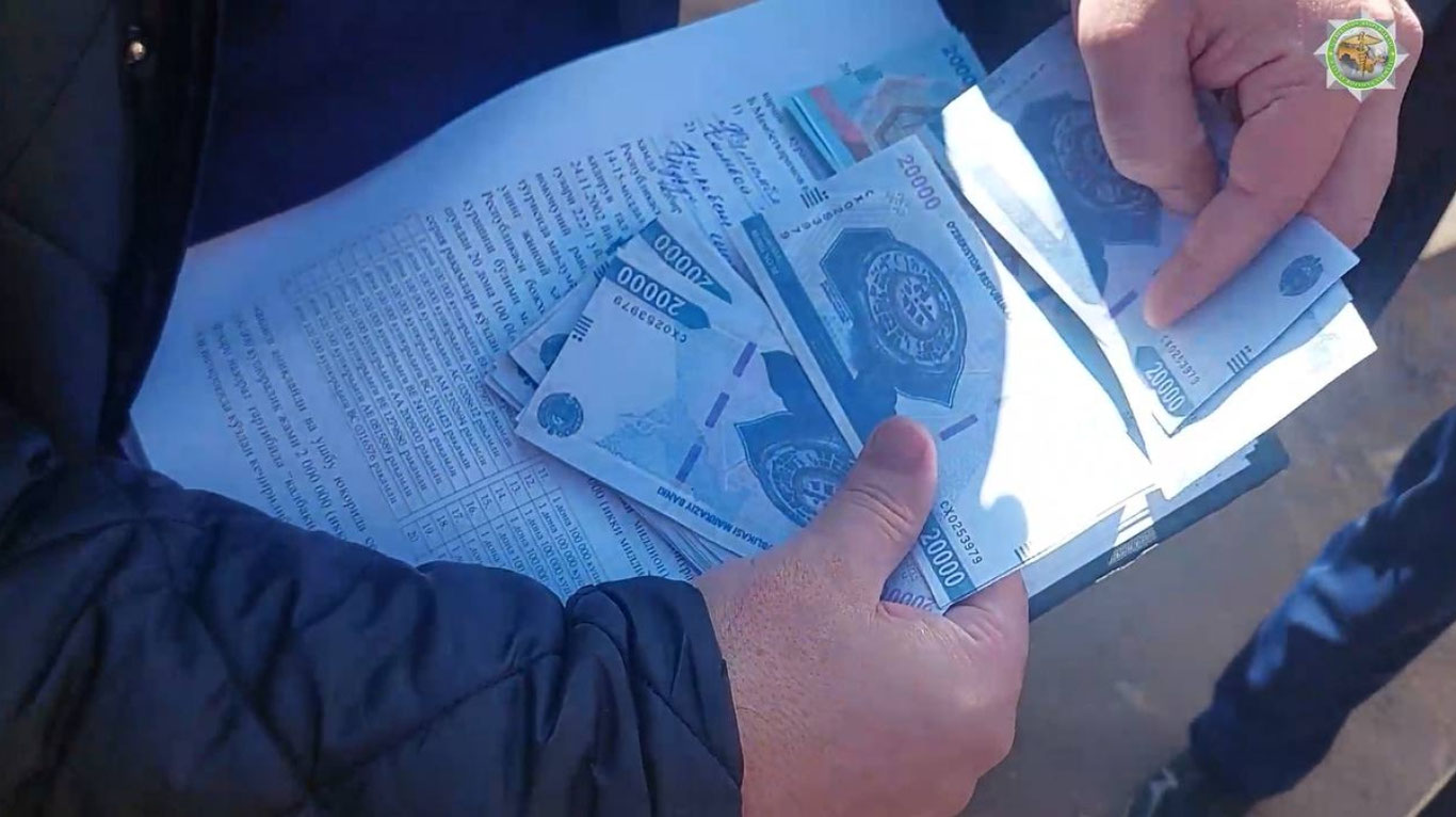 Қорақалпоғистонда сохта пул ясаб сотаётганлар ушланди