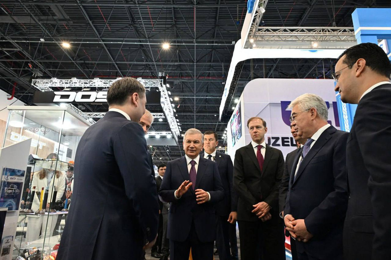Prezident “INNOPROM” xalqaro ko‘rgazmasini borib ko‘rdi