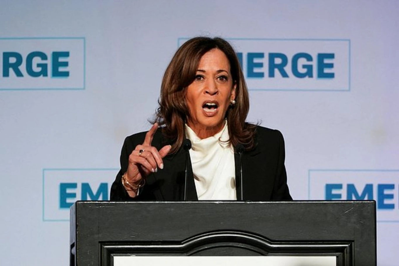 Kamala Xarris amerikaliklarni Trampga qarshi birlashishga chaqirdi
