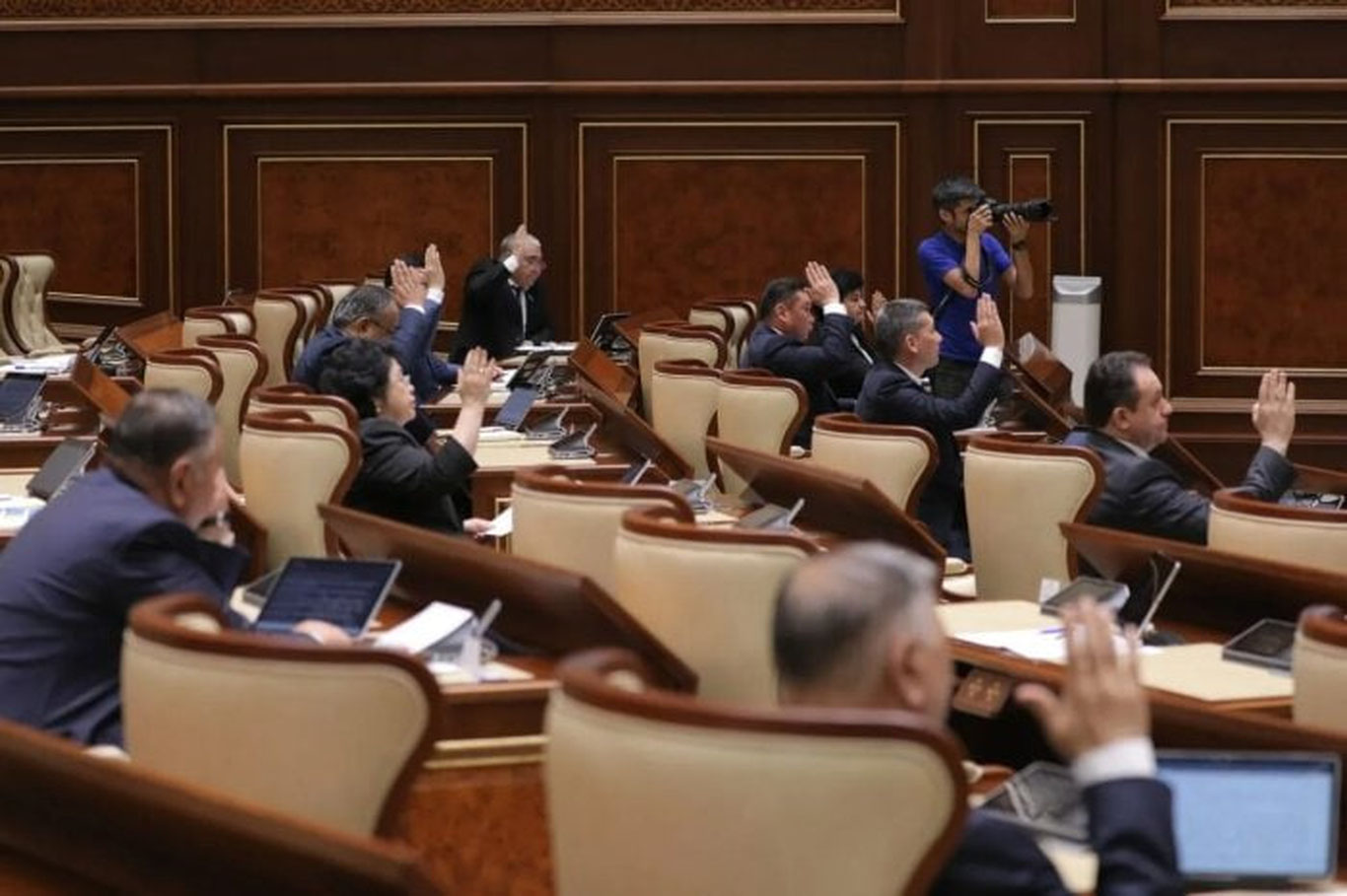 Энди бир вақтнинг ўзида икки ОТМда ўқишга рухсат берилиши мумкин