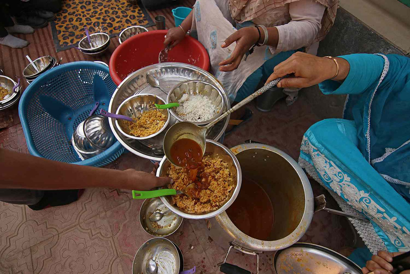 Ҳиндистонда ўқувчилар илон гўшти қўшилган овқатдан заҳарланди