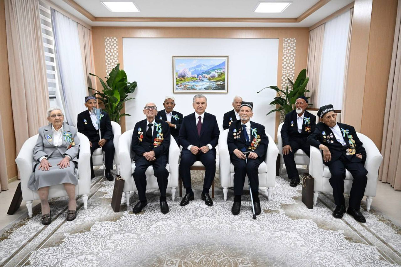 Президент Иккинчи жаҳон уруши қатнашчилари билан учрашди