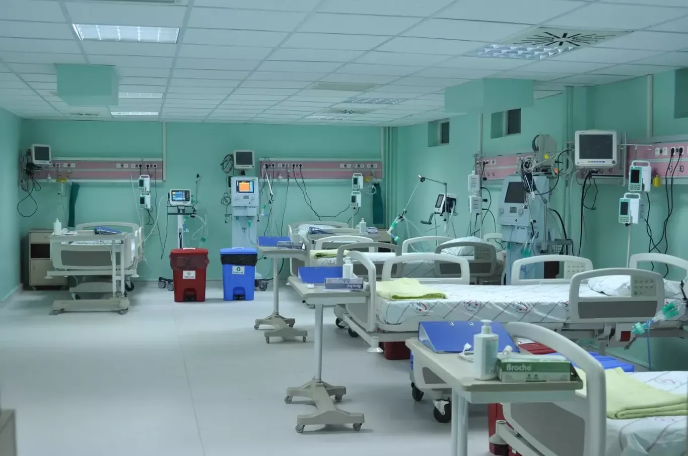 O‘zbekistonda davlat klinikalarida pullik xizmatlar arzonlashadi