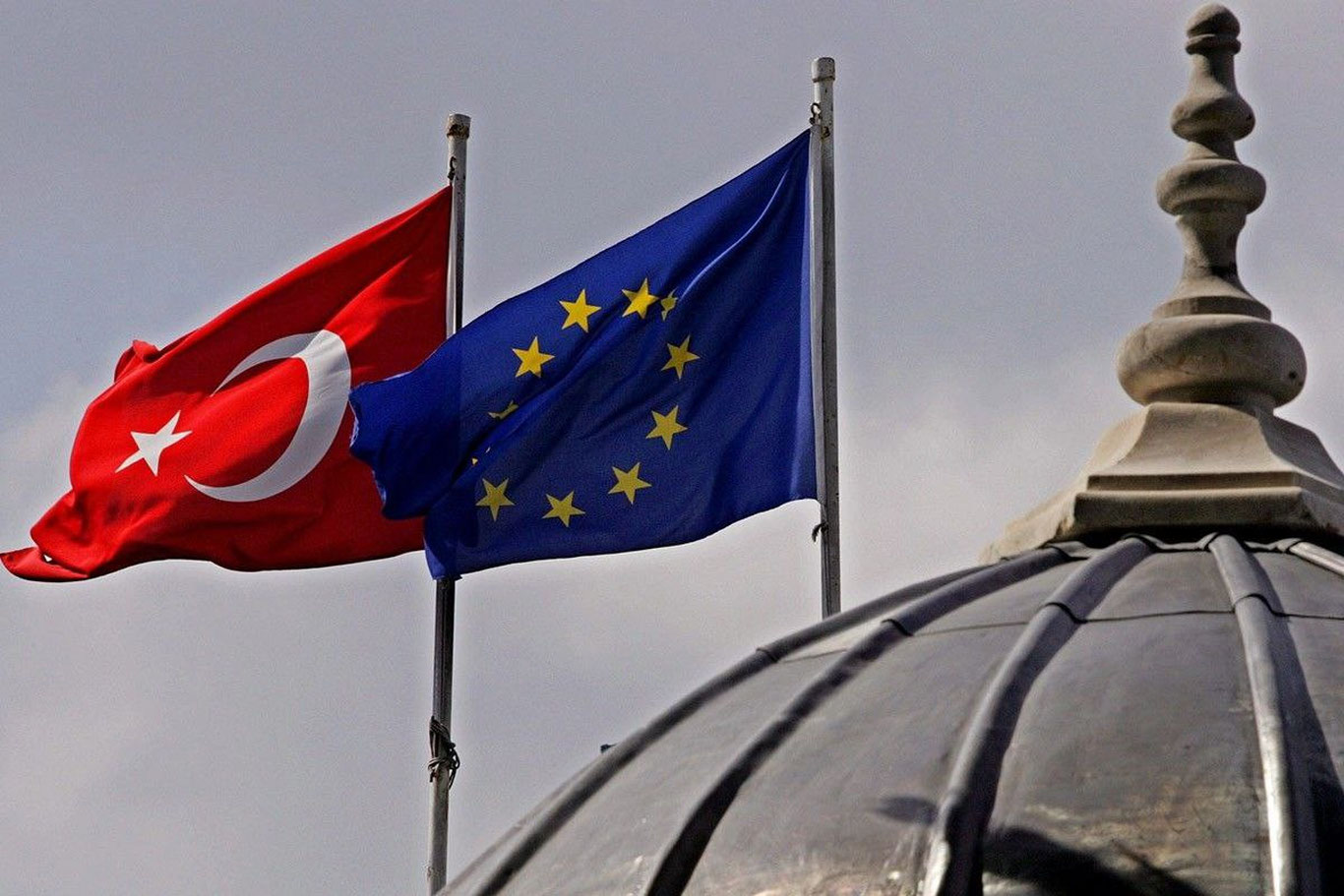 Yevropa Turkiya bilan aloqalarni mustahkamlashga intilmoqda