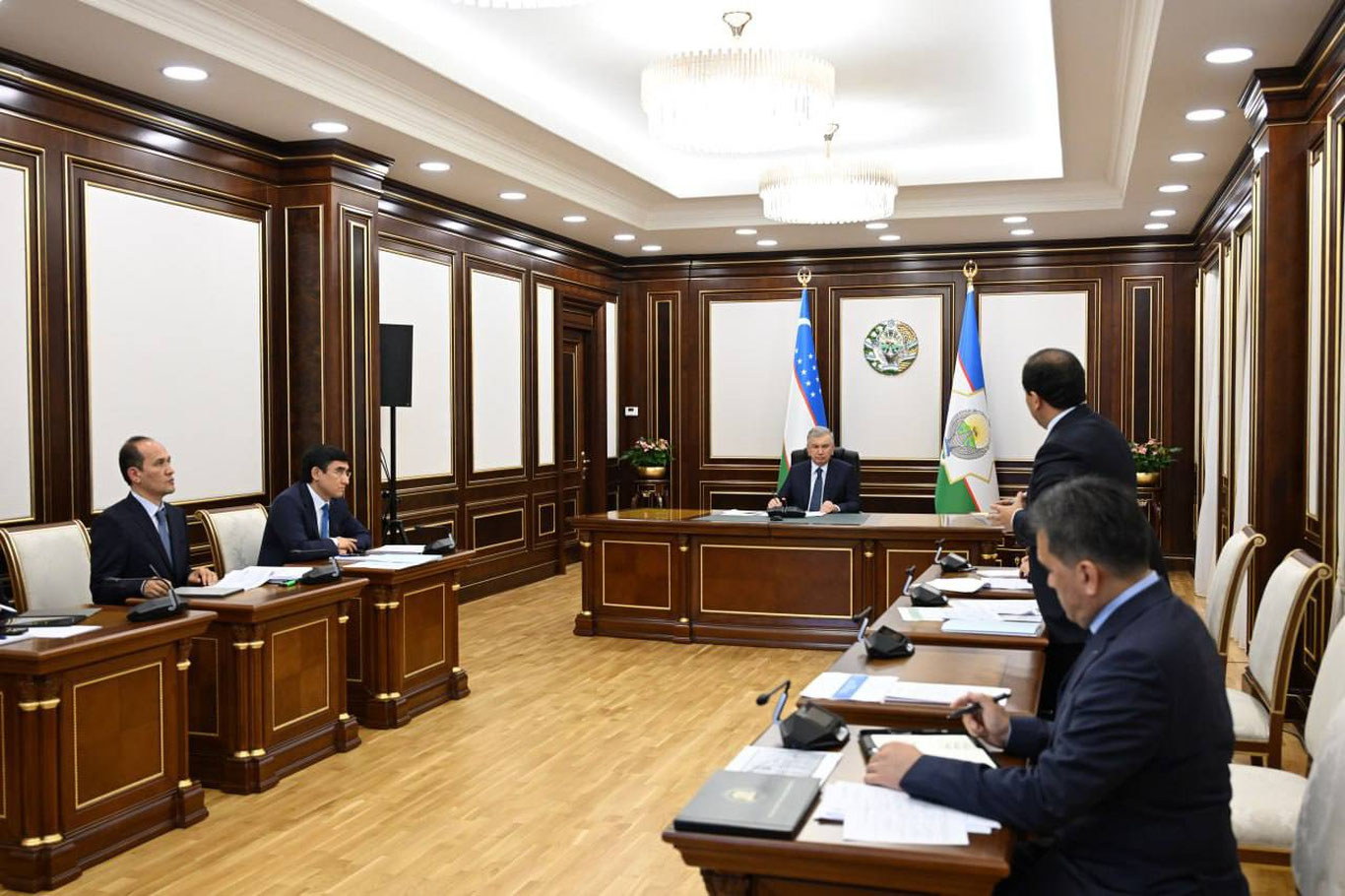Mirziyoyev qurilish materiallari tarmog‘idagi rejalar bilan tanishdi