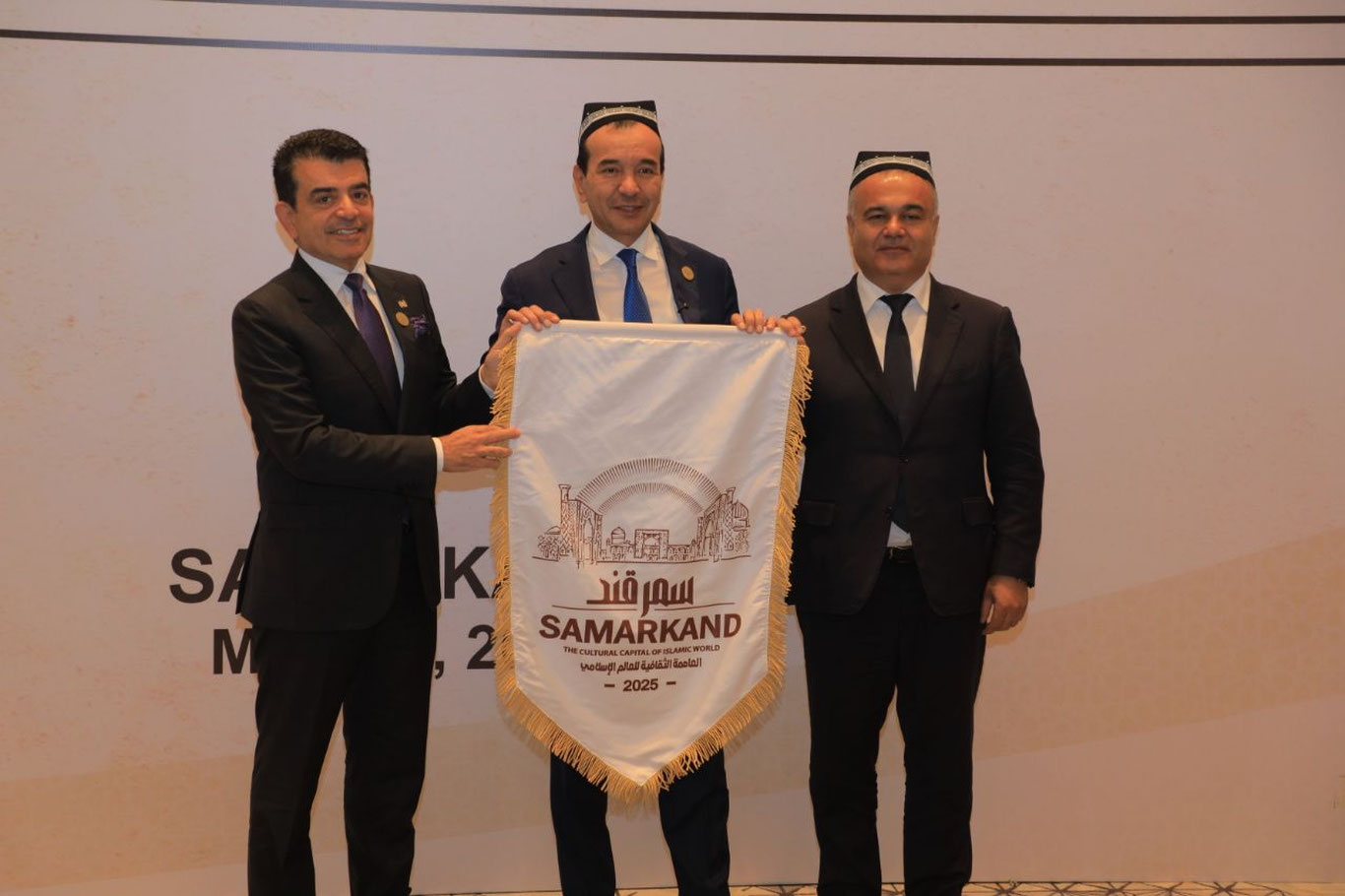 Samarqandga “Islom madaniyati poytaxti” ramziy bayrog’i topshirildi
