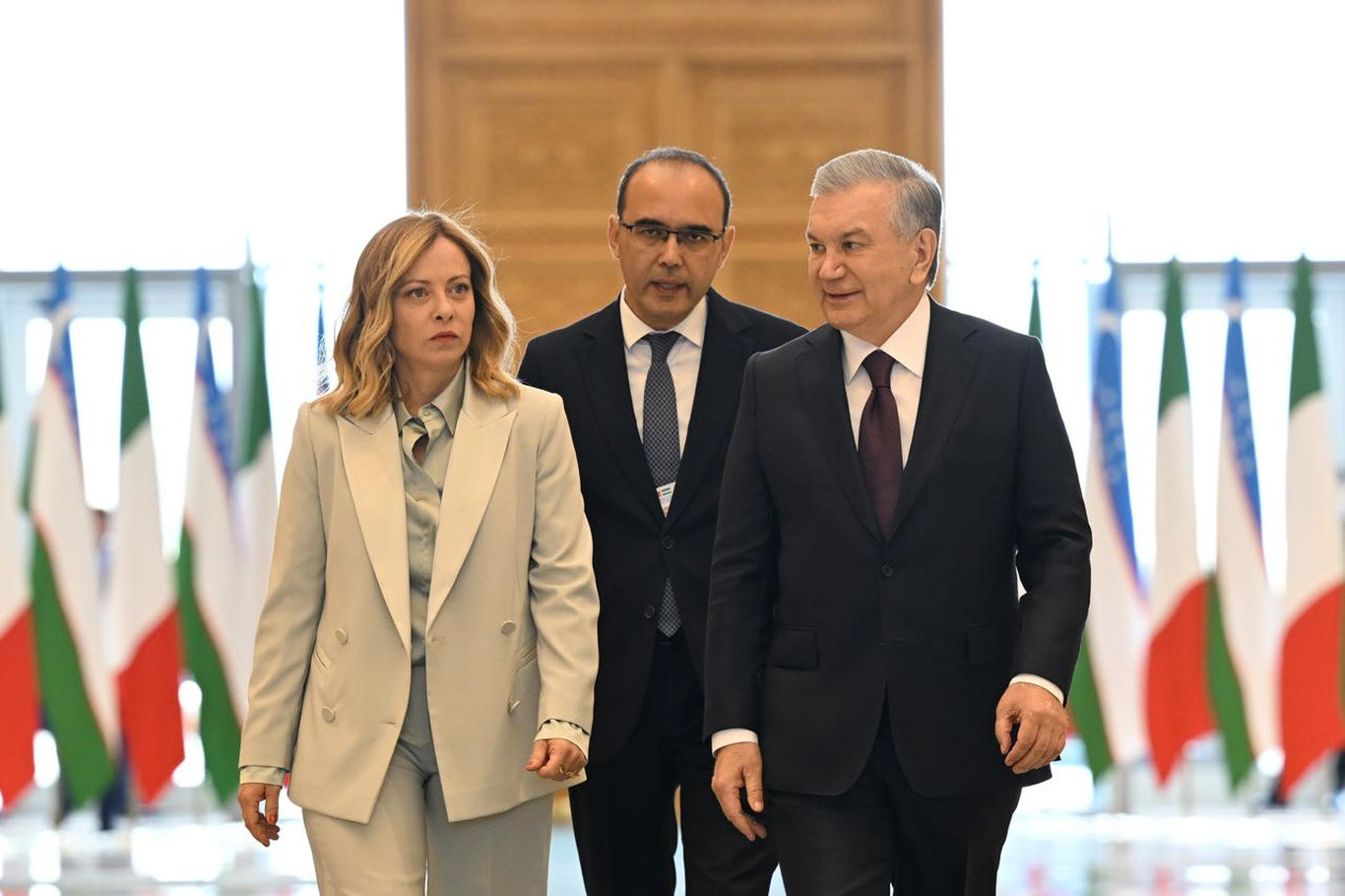 Италия Бош вазири тантанали кутиб олинди