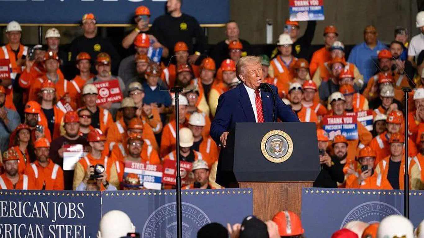 Трамп пўлат импортига божни оширмоқчи