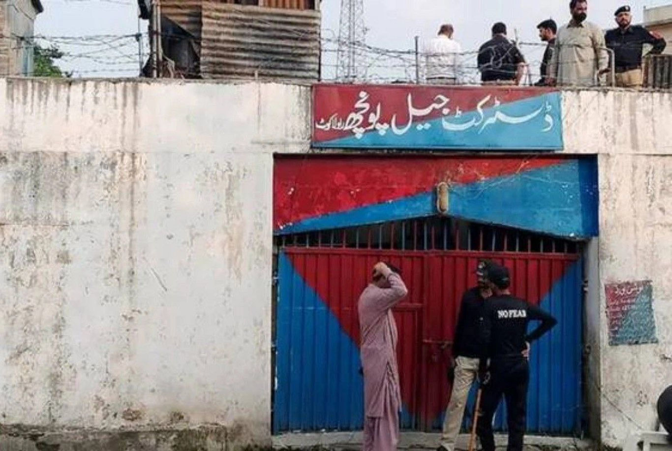 Покистонда 100 дан ортиқ маҳбус қочиб кетди