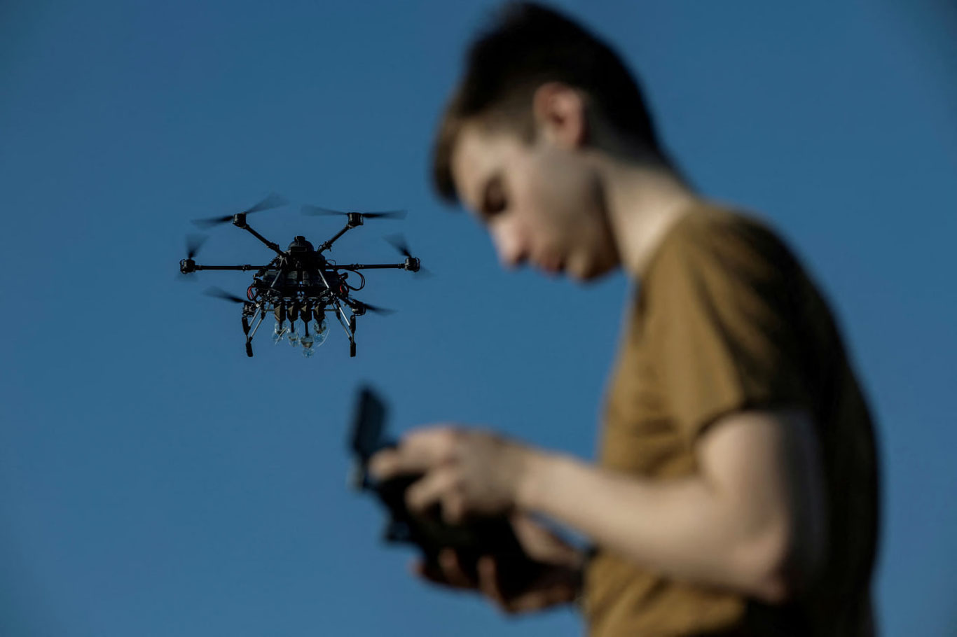 Буюк Британия Украинага 100 000 дона дрон етказиб беради