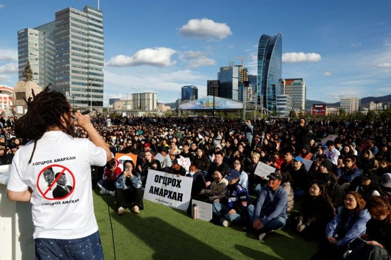 Мўғулистонда Бош вазир истеъфога чиқарилди