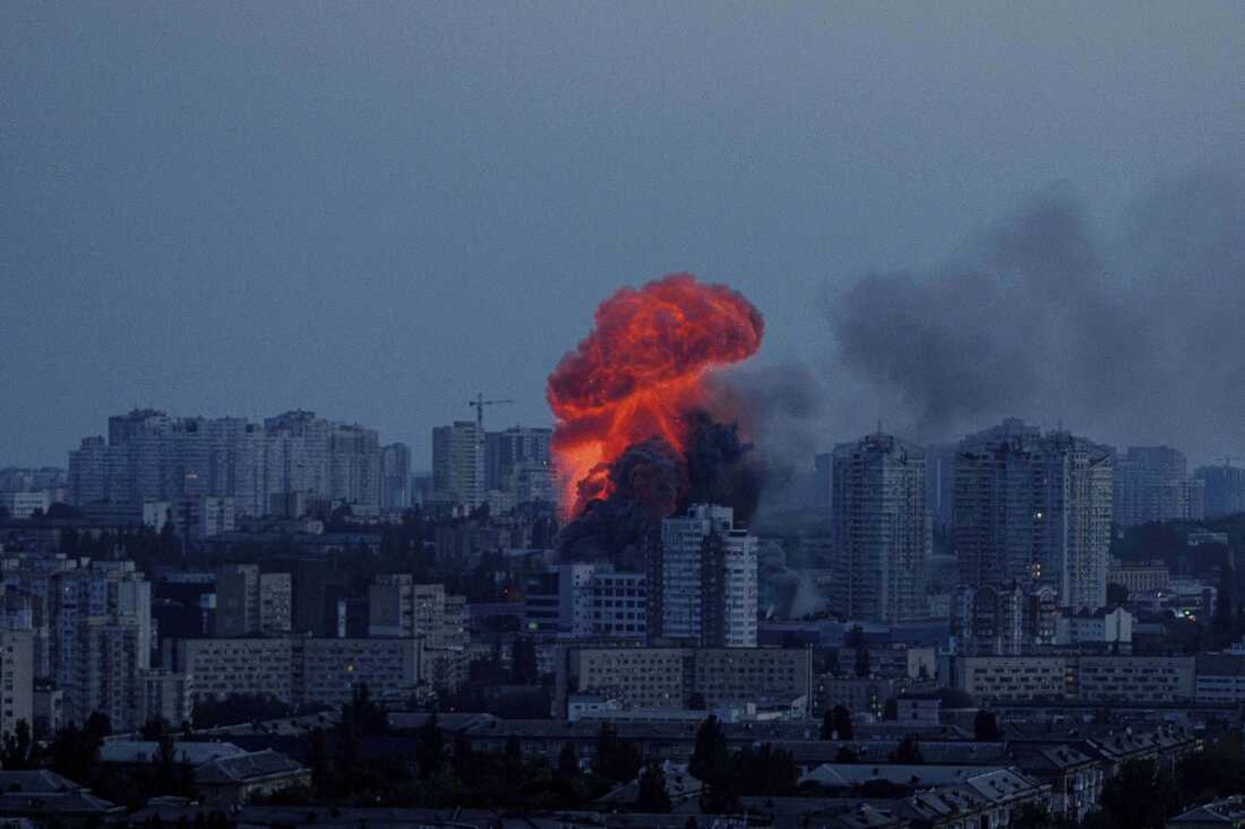 Россия Украинага кенг кўламли дрон ҳужумларини амалга оширди