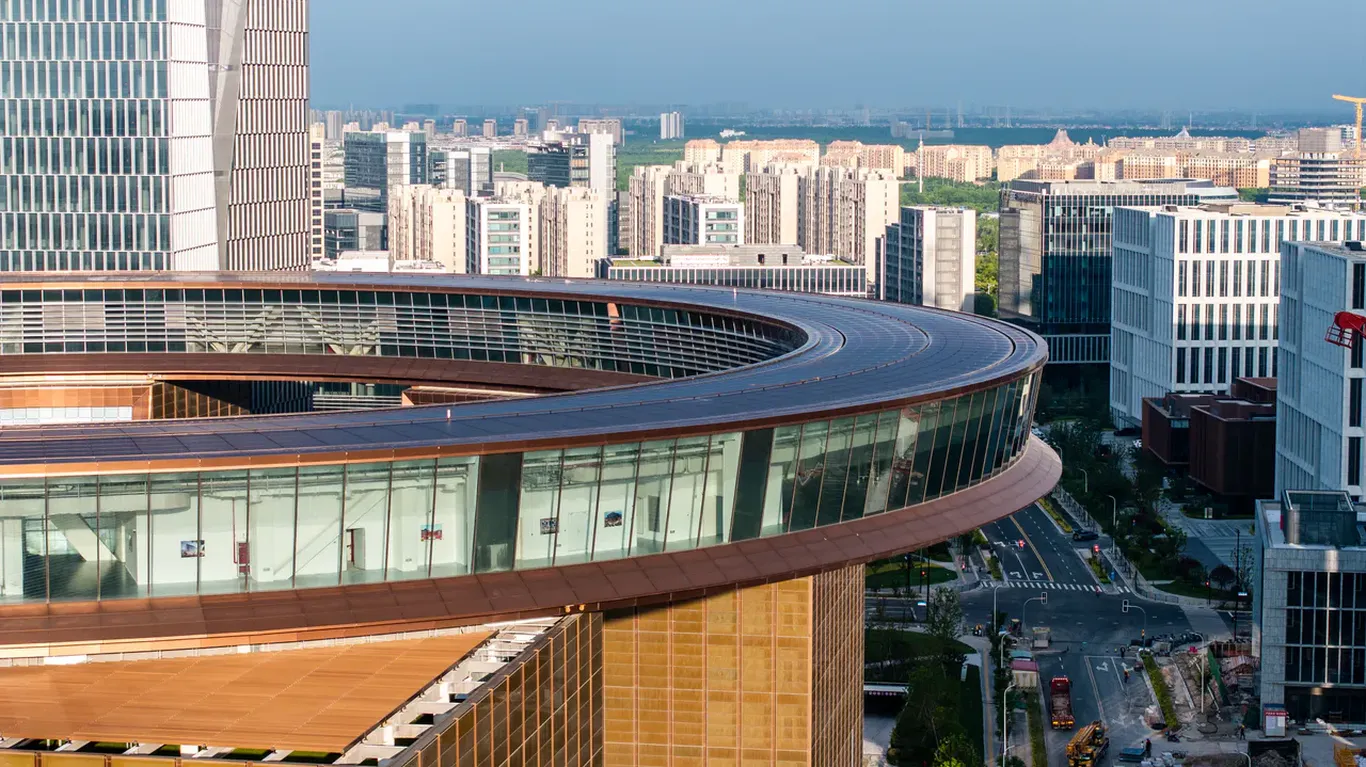 Хитойда тарихий бино роботлар ёрдамида кўчирилди