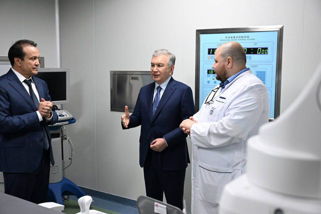 Президент Шаҳрисабздаги кардиология марказига борди