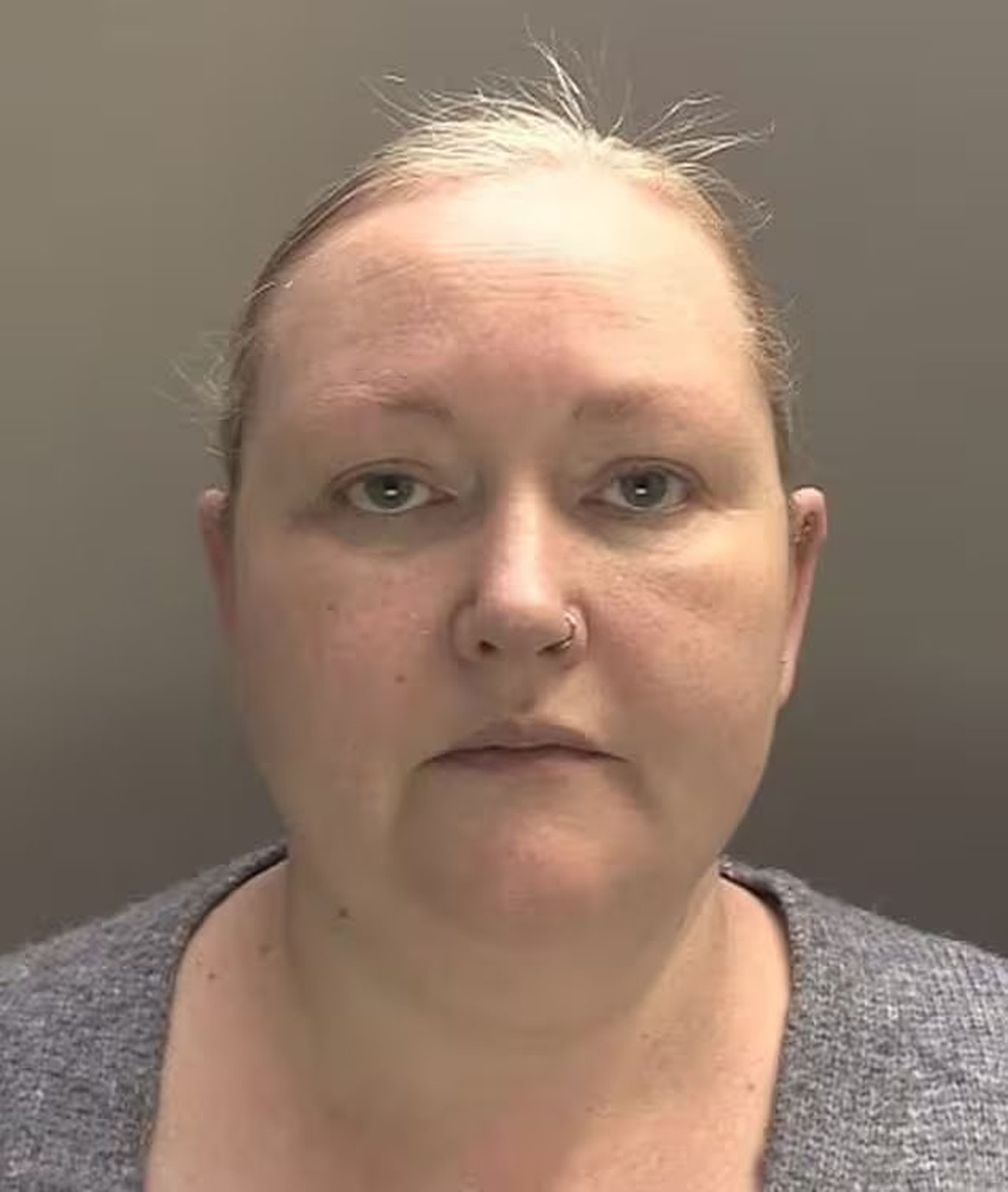 Британиялик аёл ишидан 260 минг доллар ўғирлади