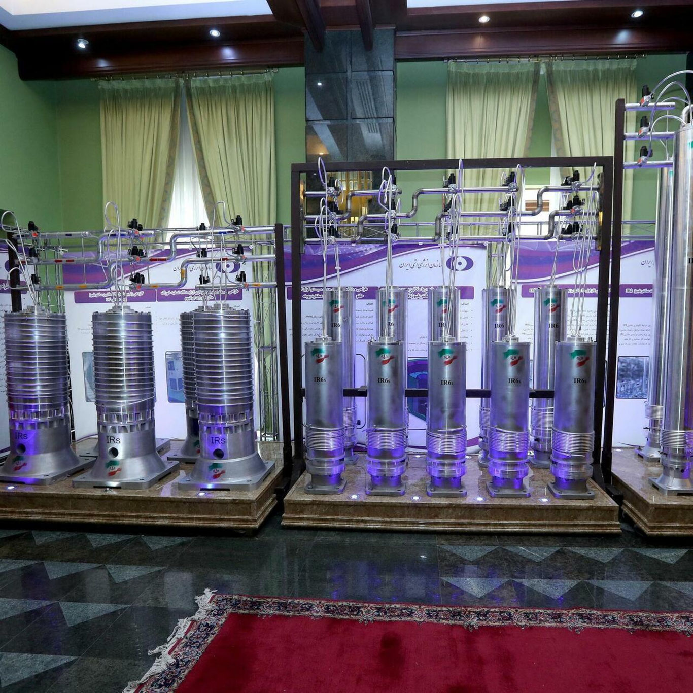 Теҳрон уранни бойитишни давом эттиради