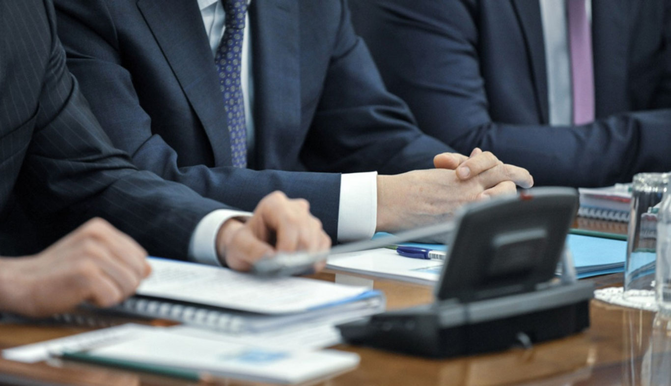 Давлат хизматчиларининг малакасини ошириш бўйича янги тартиблар белгиланди