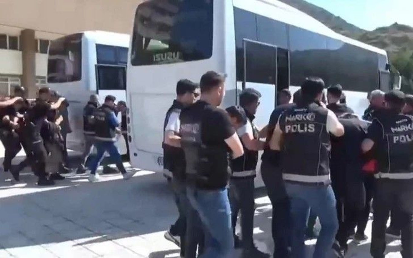 Туркияда гиёҳвандликка қарши йирик рейд: деярли 2000 киши ҳибсга олинди