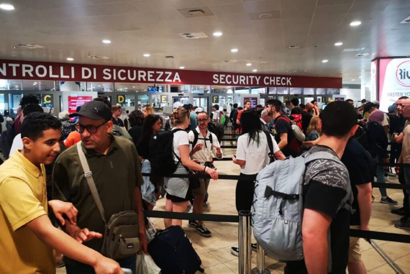 Italiya aeroportlarida ommamiy ish tashlash boshlandi