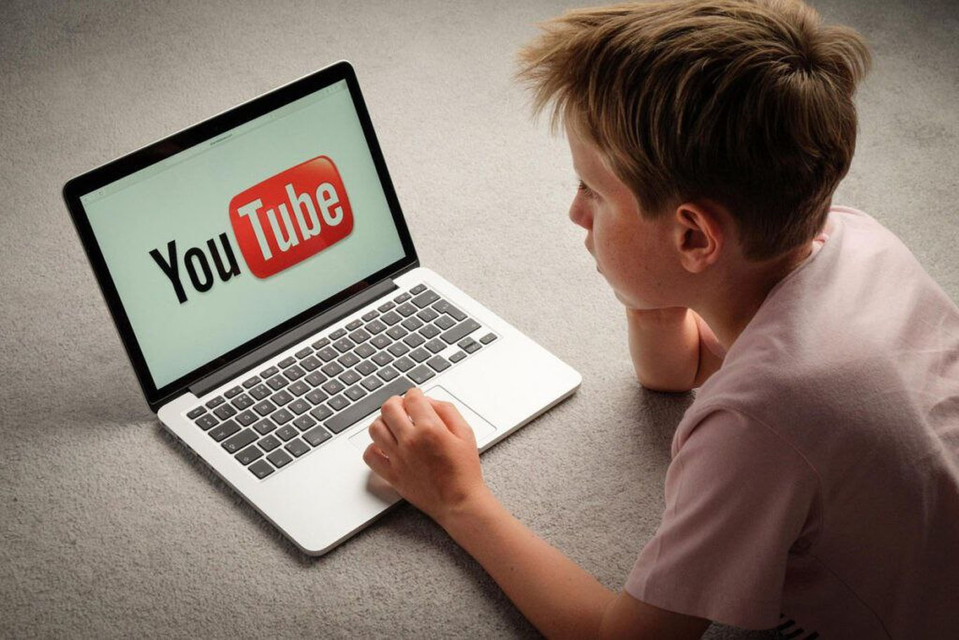 16 ёшгача бўлганларга YouTube аккаунти яратиш тақиқланди