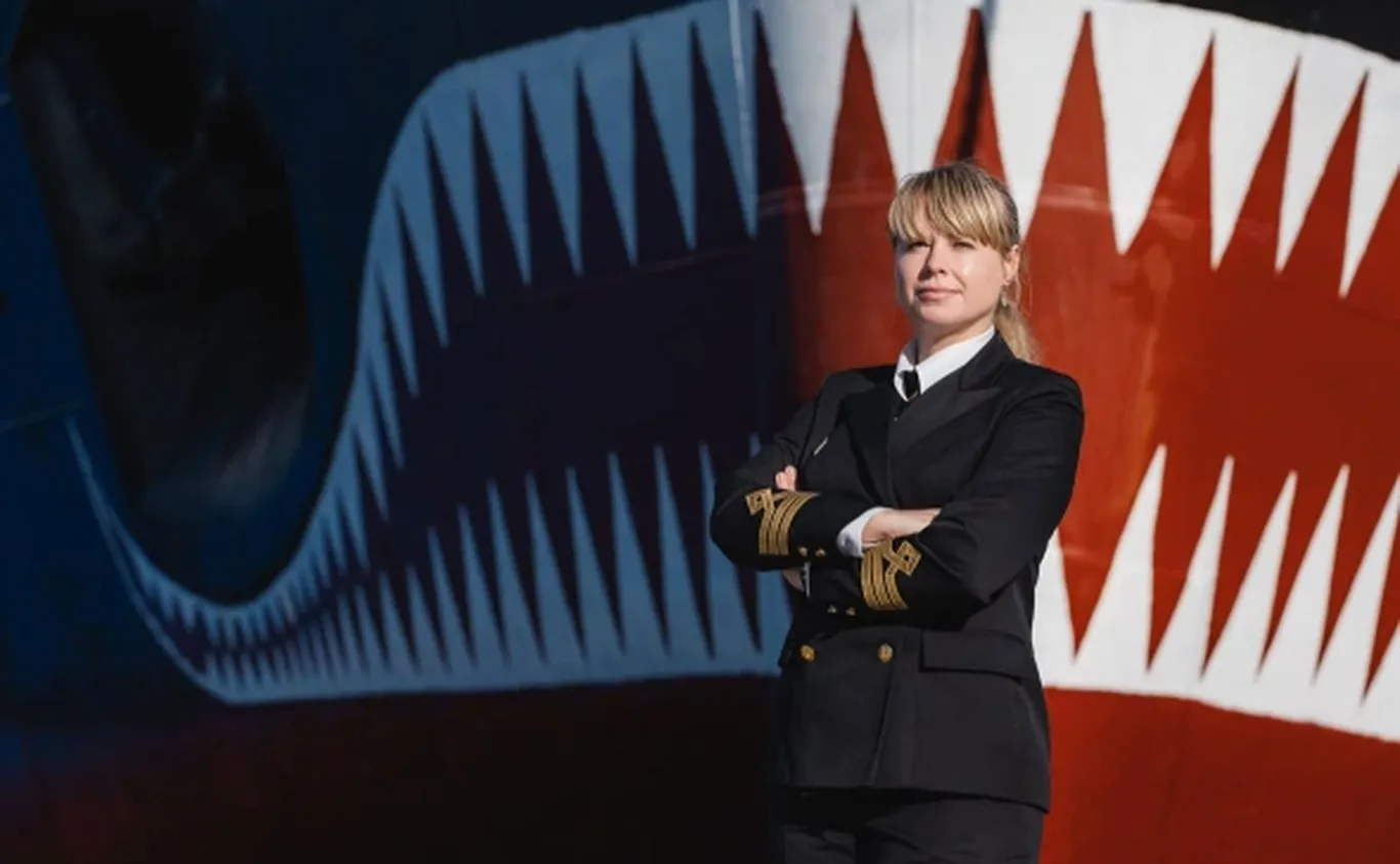 Тарихда биринчи марта аёл киши атом музёрар кемаси капитани бўлди