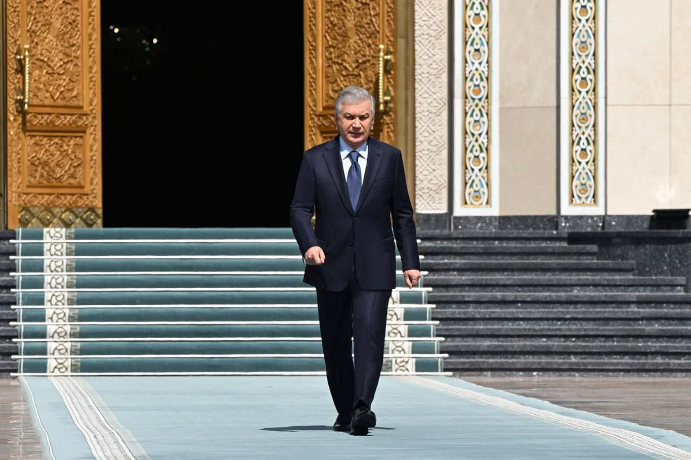 Prezident Shavkat Mirziyoyev rasmiy tashrif bilan Xitoyga jo‘nab ketdi