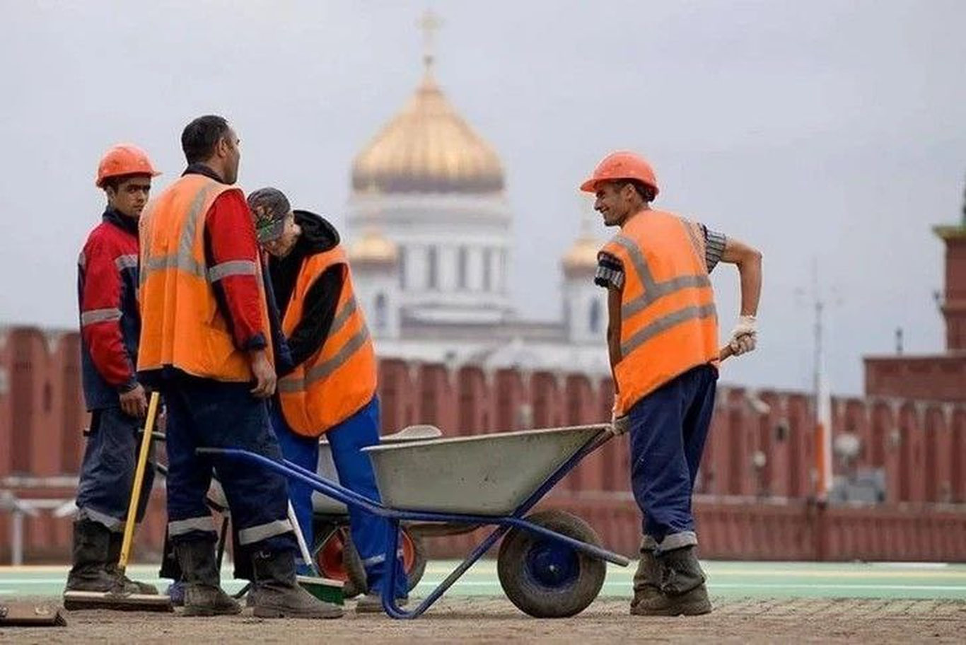 1 сентябрдан Москвада меҳнат муҳожирларини рўйхатга олишнинг янги тартиби кучга кирди
