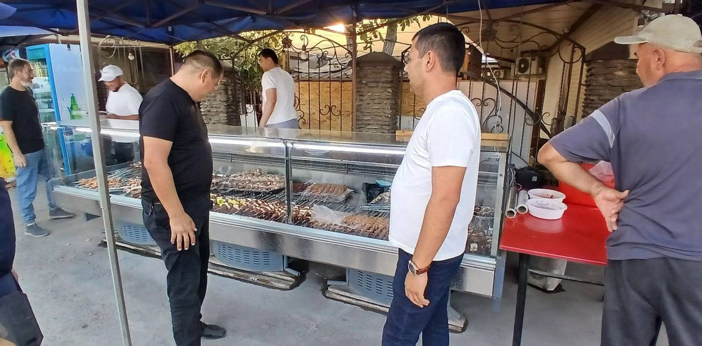 Toshkent viloyatida chumchuq go‘shtidan kabob tayyorlagan choyxona rahbari jarimaga tortildi