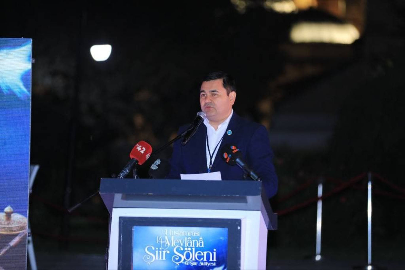 O‘zbek shoirining kitobi Turkiyada nashr etildi