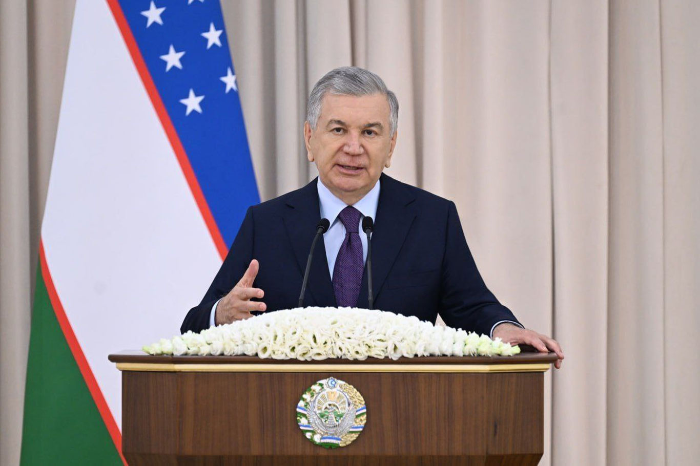 Шавкат Мирзиёев Наманганда ҳудудий ривожланиш масалалари бўйича йиғилиш ўтказди