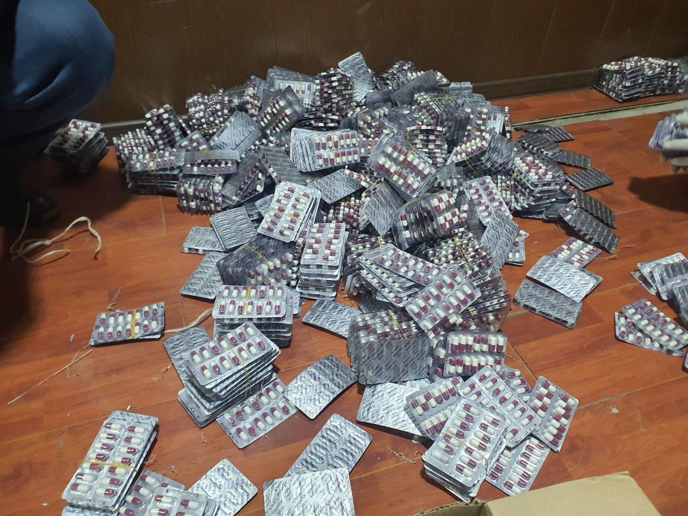 Farg‘onadagi chegaraga 6 mlrd so‘mlik dorilar tashlab ketildi