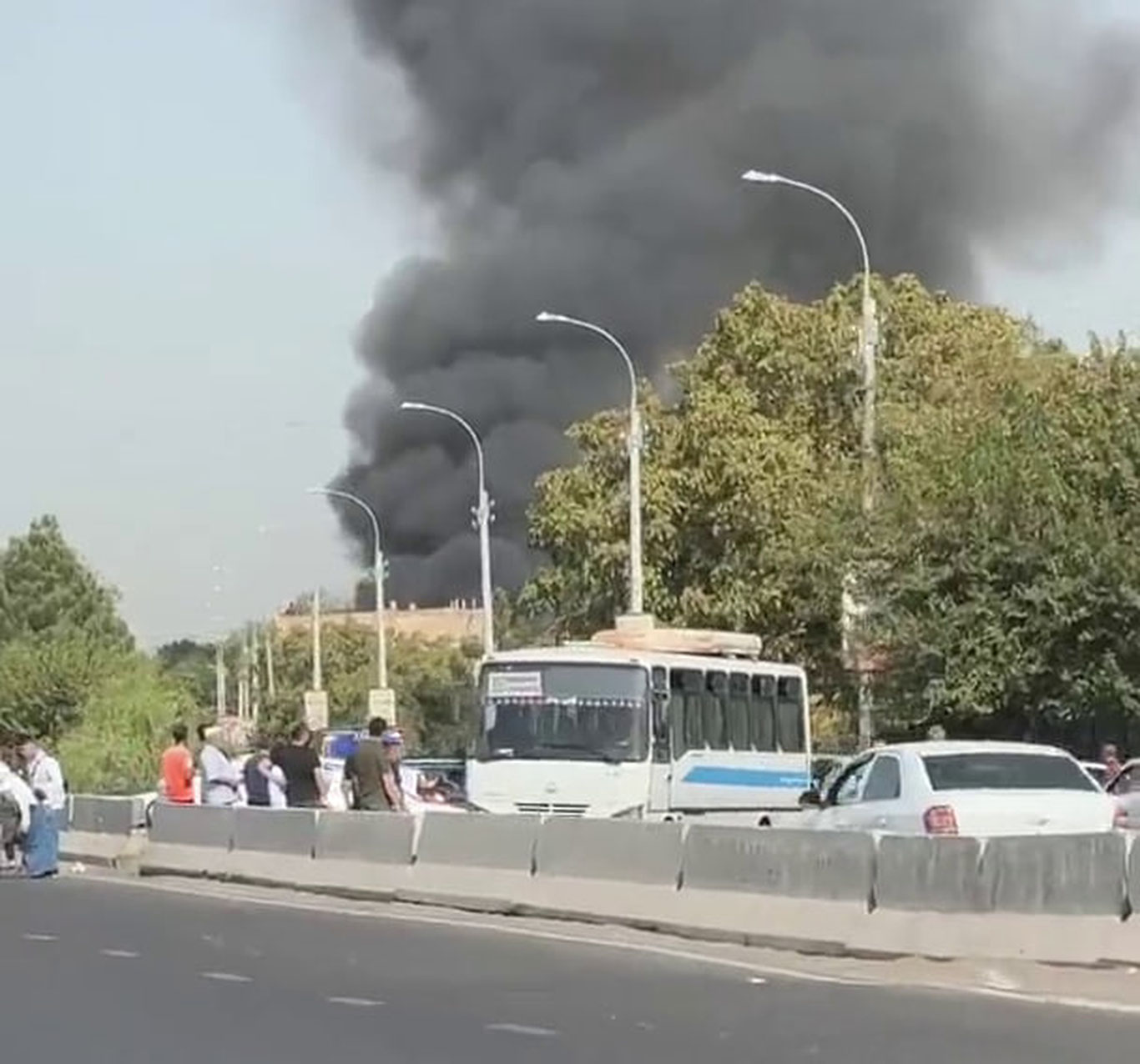 Toshkentda uylardan biri yonib ketdi