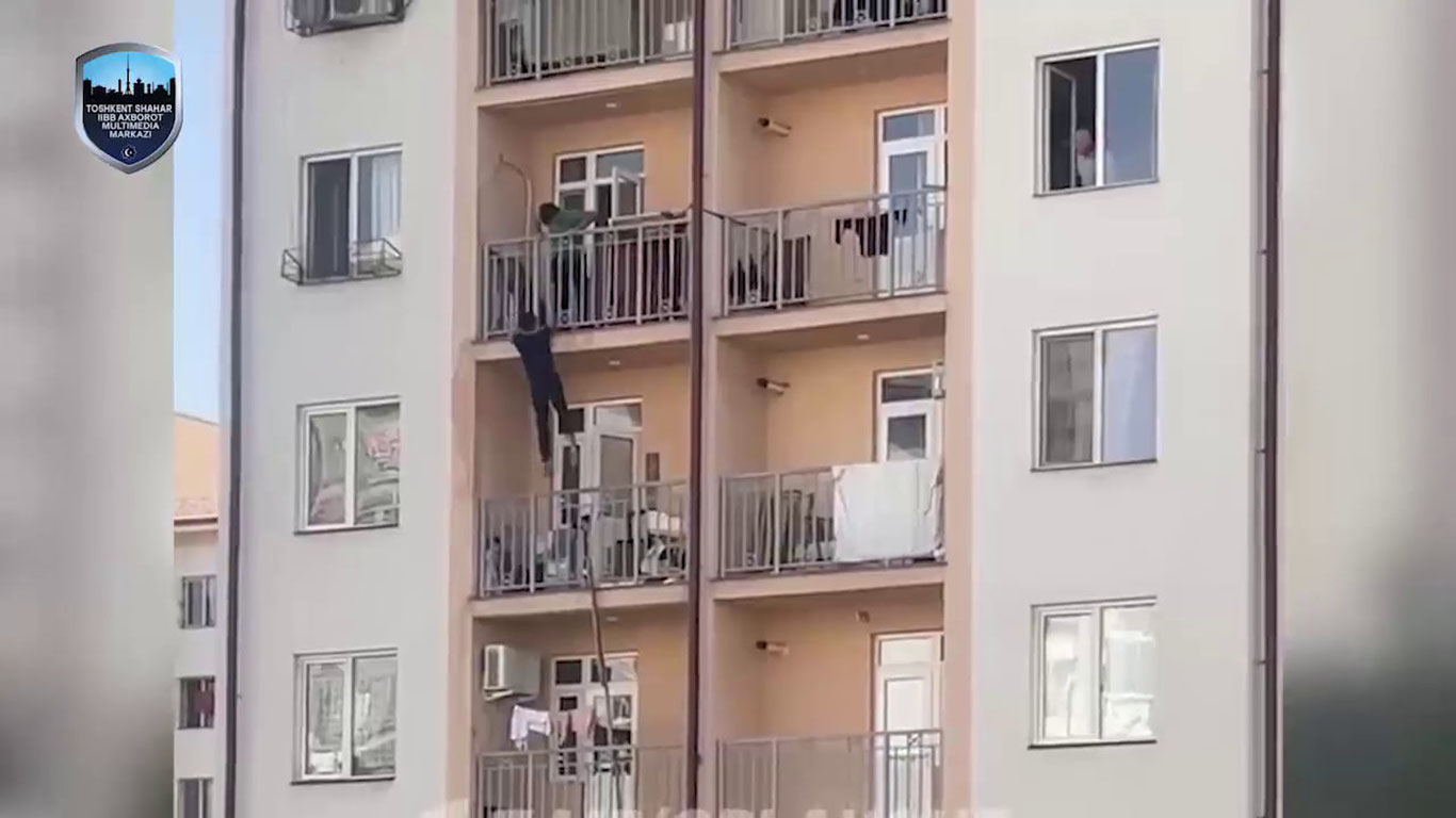 Toshkentda talaba balkondan tushib ketmoqchi bo‘lgan go‘dakni qutqarib qoldi
