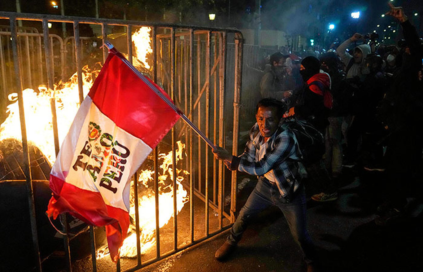 Перу пойтахтида фавқулодда ҳолат эълон қилинди