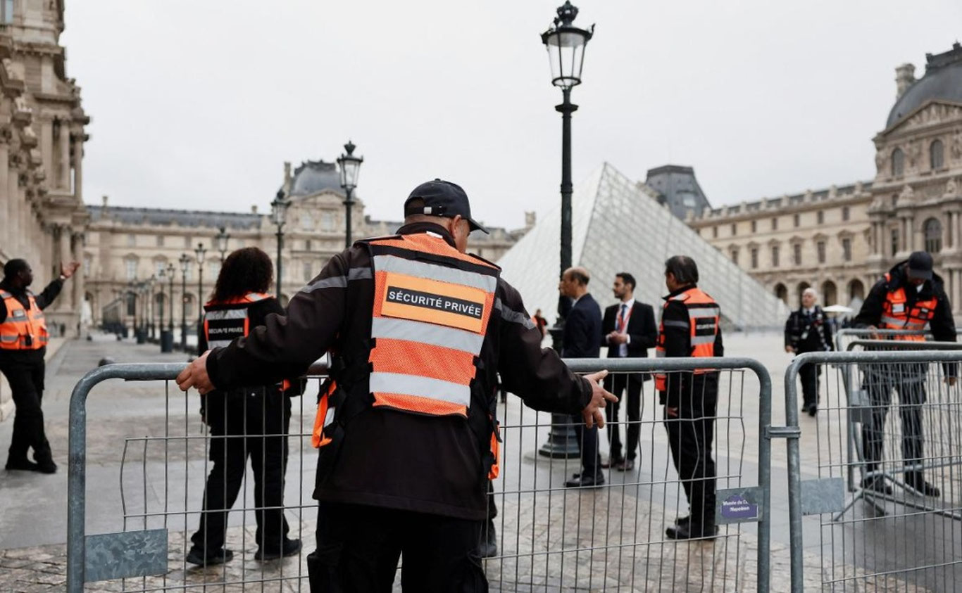 Лувр талончилиги бўйича икки киши қўлга олинди