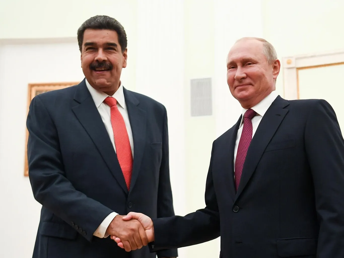 Венесуэла президенти Россиядан зудлик билан ҳарбий ёрдам сўради