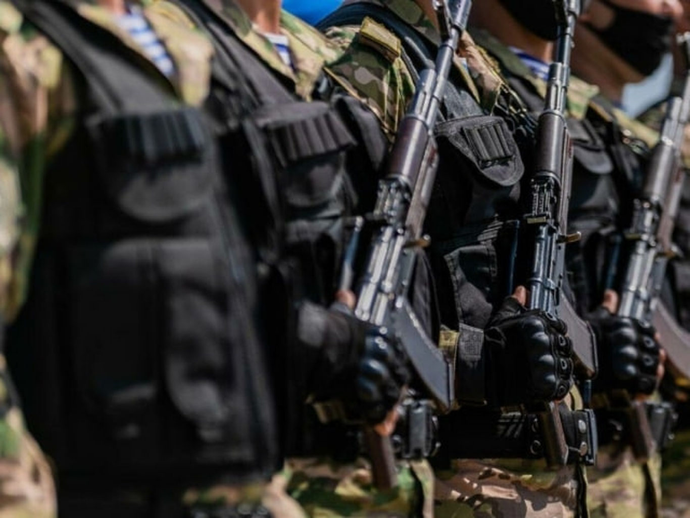 Ҳарбий олий таълим битирувчилари учун 5 йиллик мажбурий хизмат тартиби жорий этилди