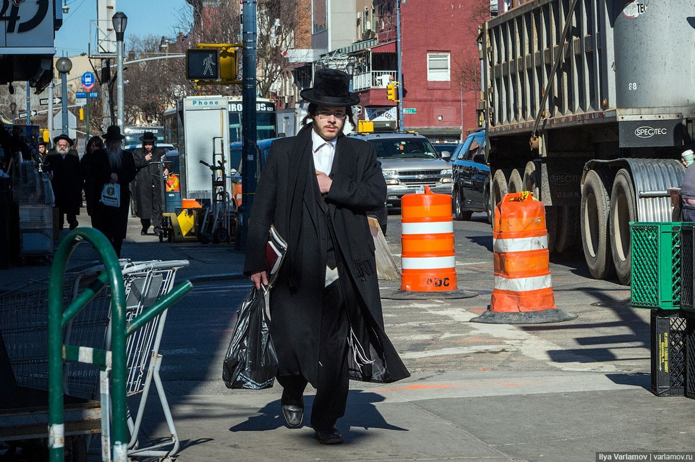 Исроил расмийлари яҳудийларни Нью-Йоркдан чиқиб кетишга чақирмоқда