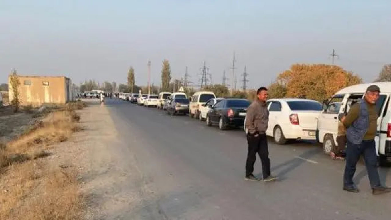 So‘xga kirishda uzundan-uzun navbatlar yuzaga kelayotgani aytilmoqda