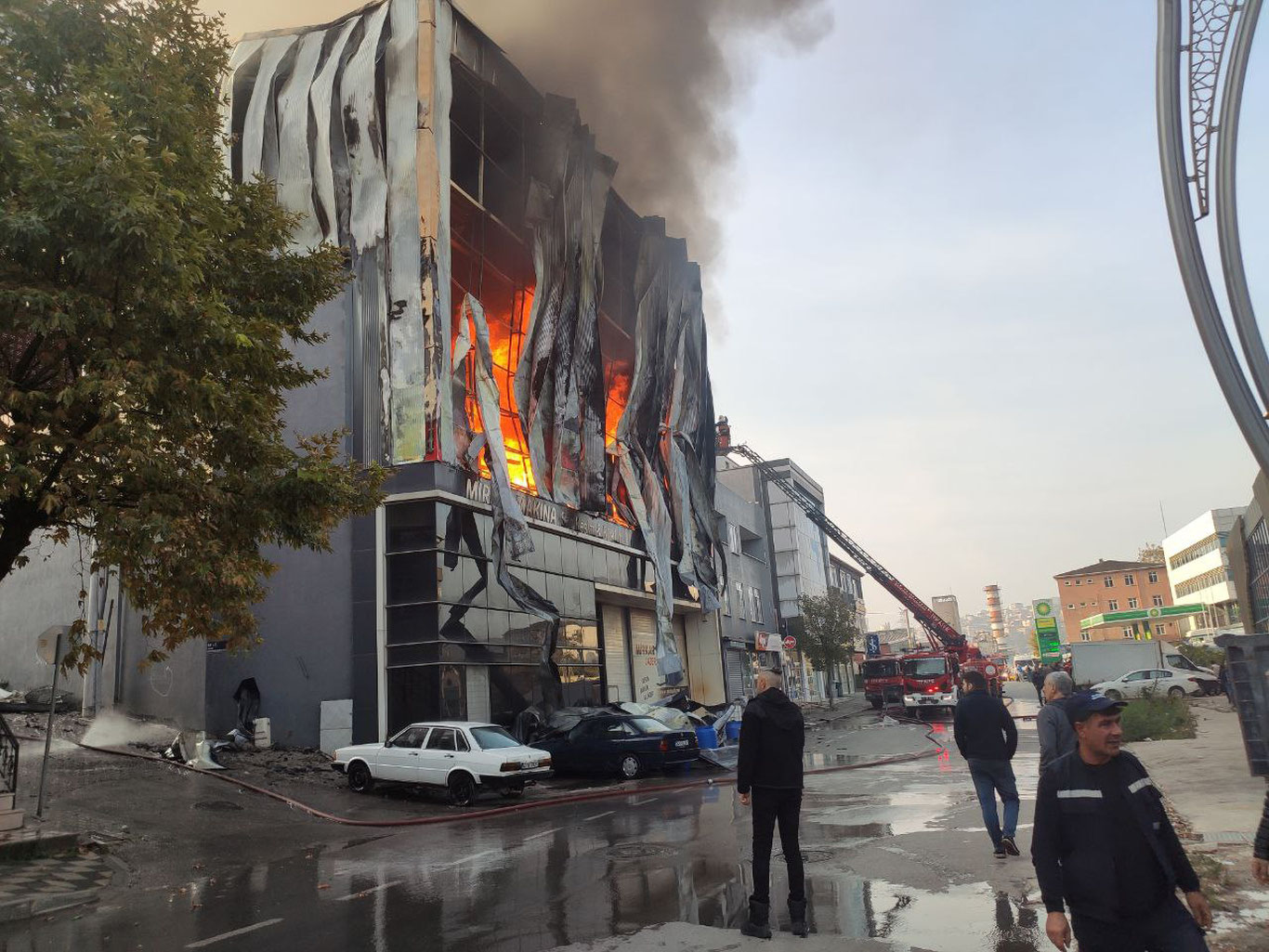 Туркиядаги атир фабрикасида портлаш юз берди