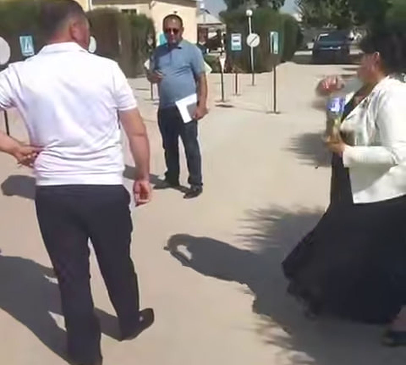 Сурхондарёда ўқитувчи ўзини ёқиб юбормоқчи бўлди