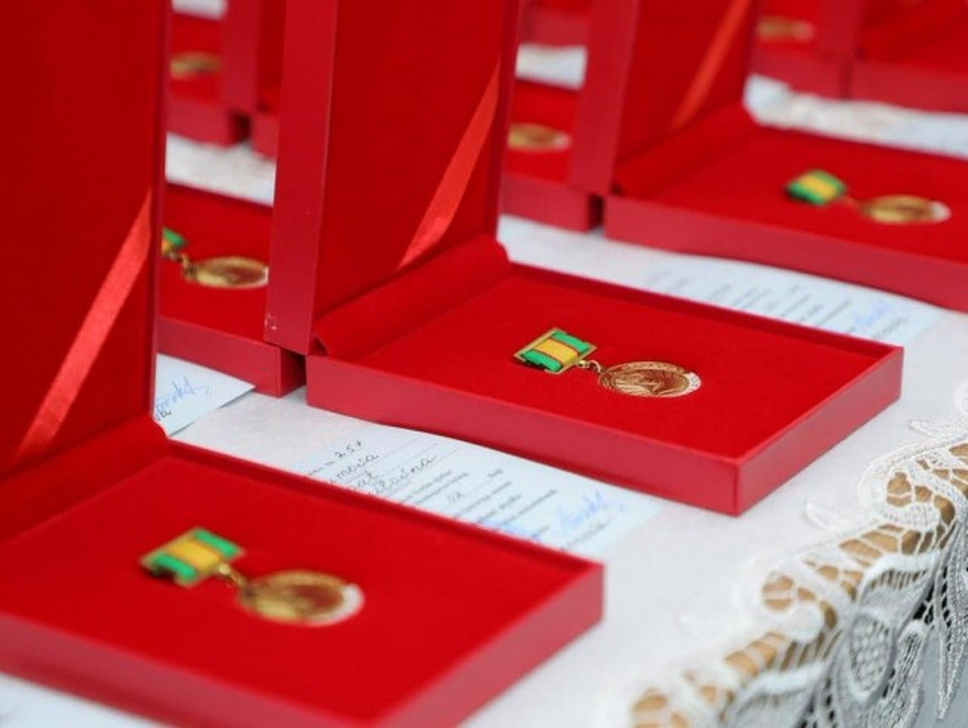 Наркожиноятларга қарши курашган фуқаролар кўкрак нишони билан тақдирланади