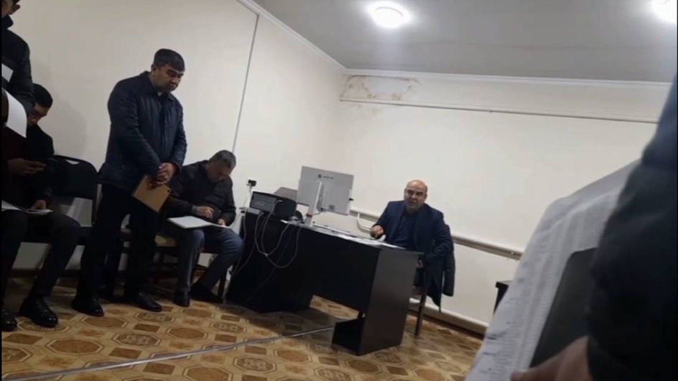 Сирдарёда солиқ инспекцияси раҳбари ходимларини ҳақорат қилгани бўйича текширув бошланди