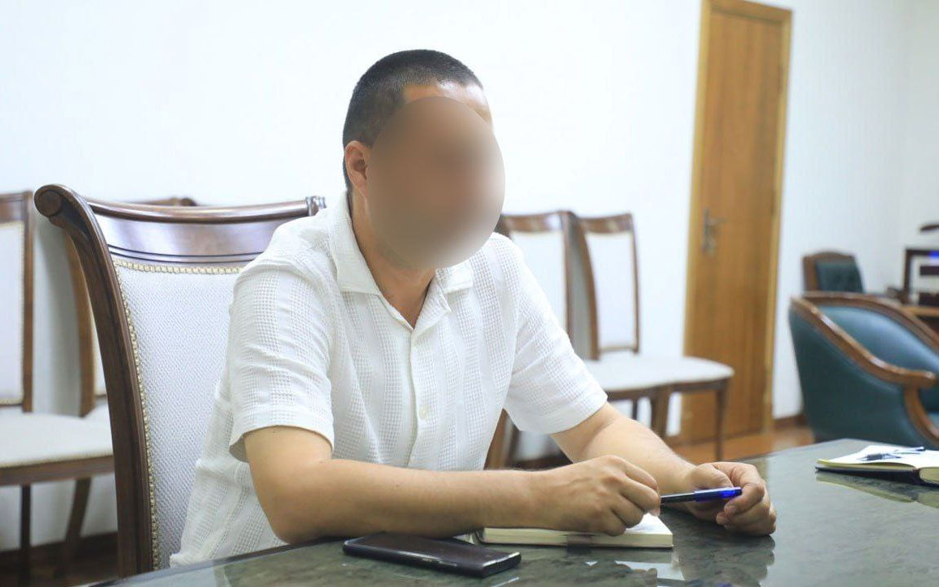 Сариосиё тумани ҳокими ўринбосари пора олгани учун 3 йилга қамалди