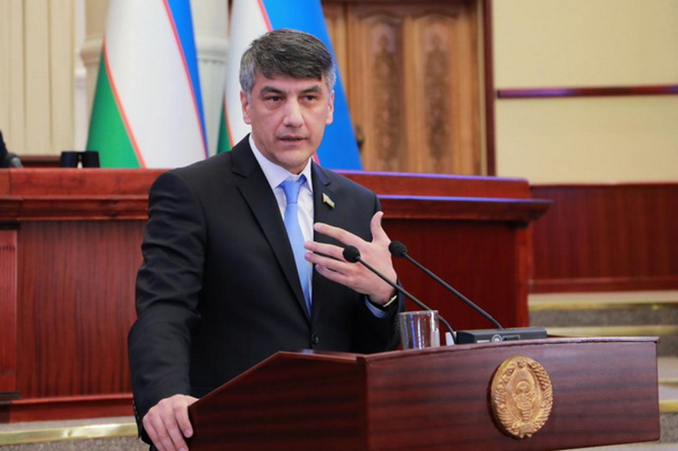 Алишер Қодиров ҳавонинг ифлосланишини ҳукумат билан боғламасликка чақирди