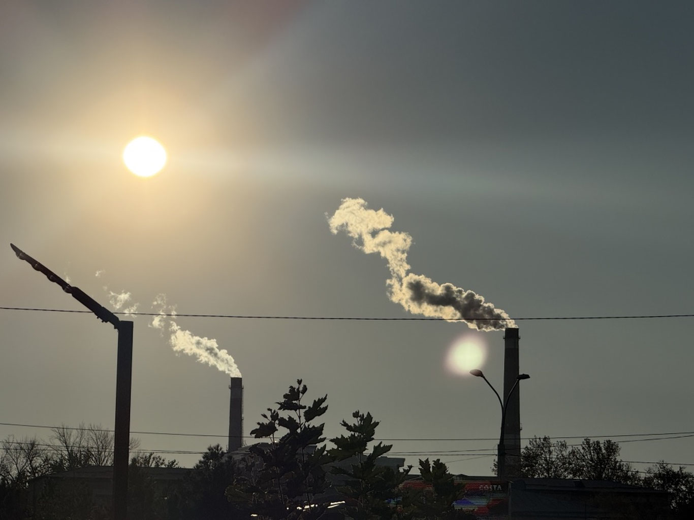 Саноат корхоналари чиқинди газларни 1 декабрга қадар икки баравар камайтириши шарт — Экология қўмитаси