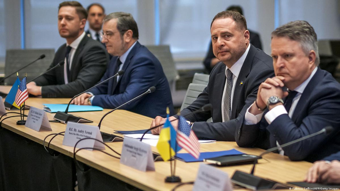 Трамп маъмуриятининг Украина бўйича тинчлик режаси 19 бандга қисқартирилди