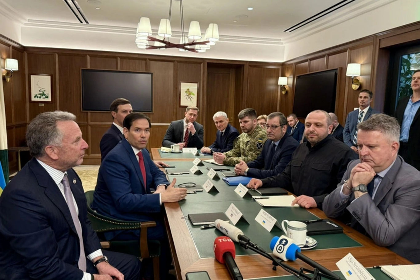 Украина ва АҚШ делегациялари Флоридада тинчлик музокараларини ўтказди