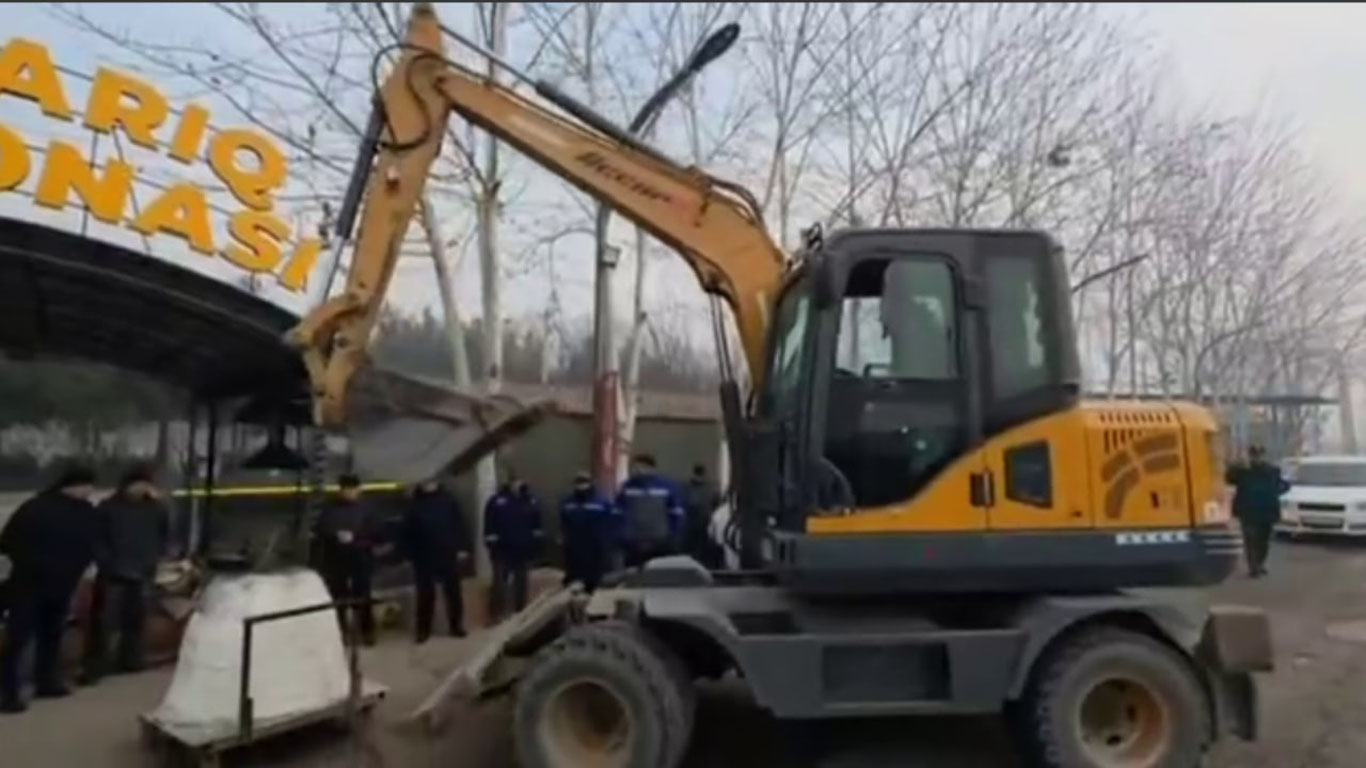 Андижонда кўчадаги тандирларга қарши “уруш” очган ҳокимга чора кўрилди