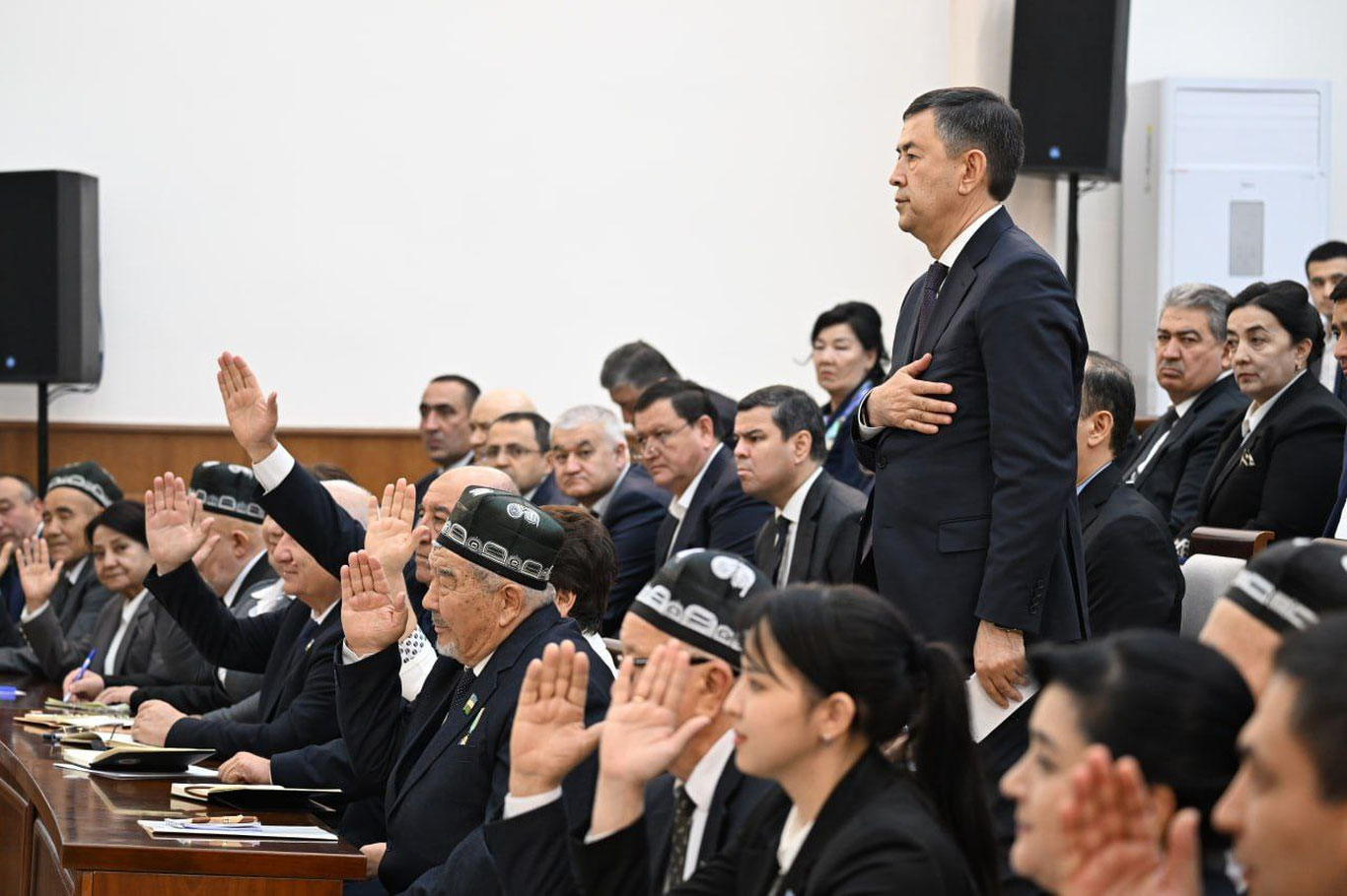 Эркинжон Турдимов Сирдарё вилояти ҳокими лавозимига тасдиқланди